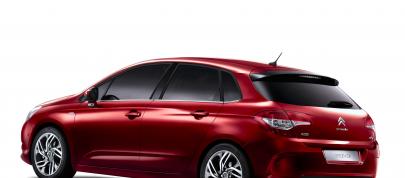 Citroen C4 (2011) - picture 12 of 15