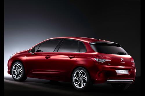 Citroen C4 (2011) - picture 9 of 15