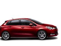 Citroen C4 (2011) - picture 10 of 15