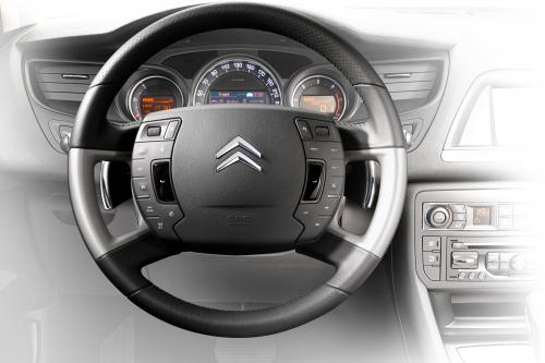 Citroen C5 facelift (2011) - picture 9 of 20