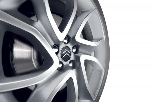 Citroen C5 facelift (2011) - picture 17 of 20