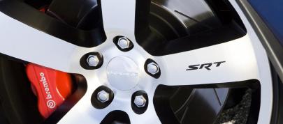 Dodge Challenger SRT8 392 (2011) - picture 4 of 13