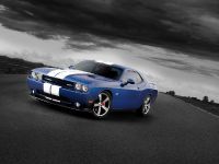 Dodge Challenger SRT8 392 (2011) - picture 7 of 13