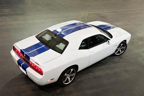 Dodge Challenger SRT8 (2011) - picture 1 of 11