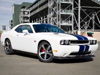 Dodge Challenger SRT8 (2011) - picture 5 of 11