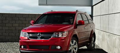 Dodge Journey (2011) - picture 4 of 11