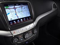 Dodge Journey (2011) - picture 10 of 11
