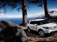 Ford Explorer (2011) - picture 2 of 33