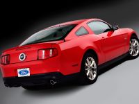 Ford Mustang GT (2011) - picture 2 of 15