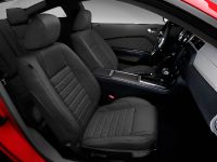 Ford Mustang GT (2011) - picture 13 of 15