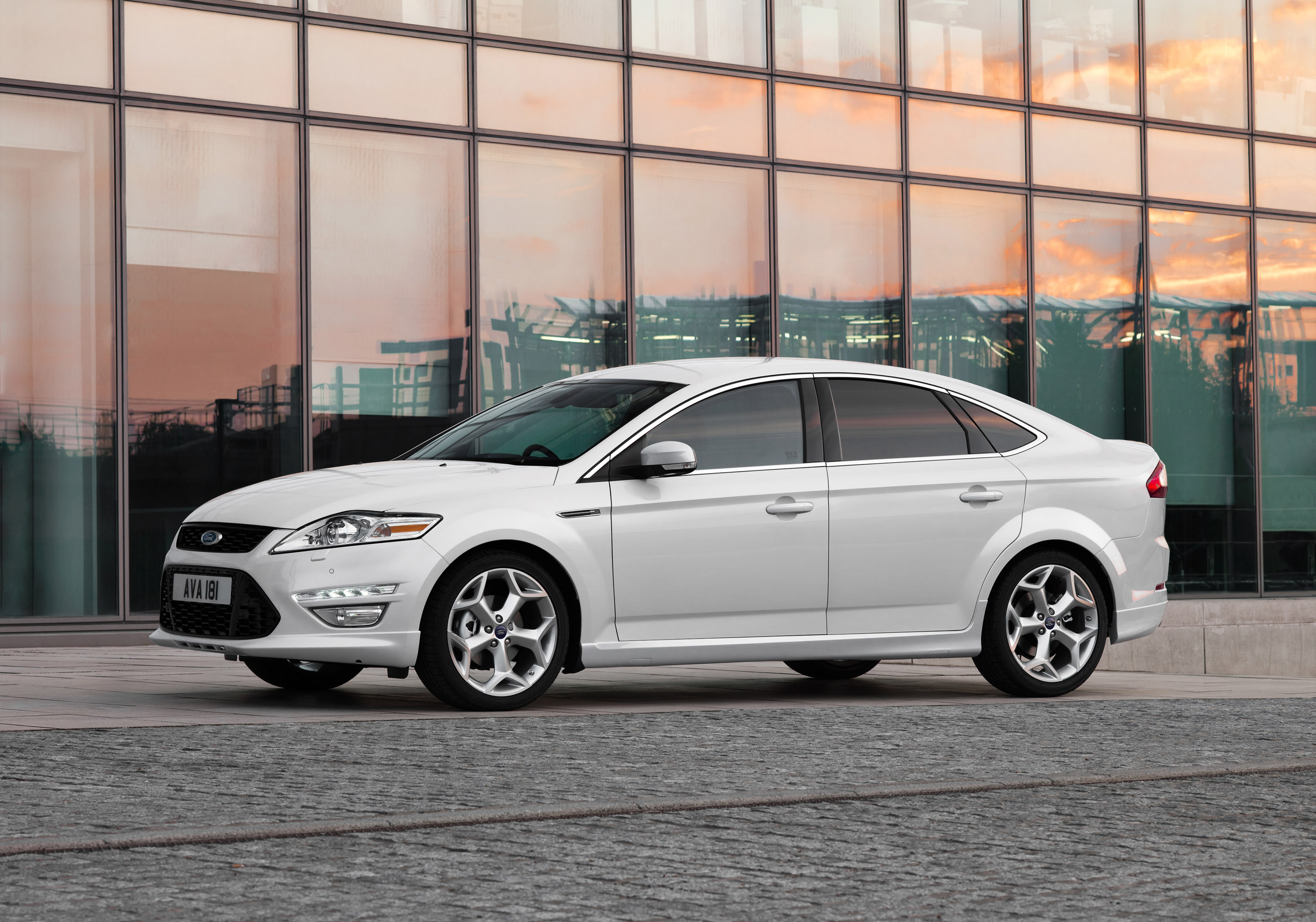 Купить автомобиль форд мондео. Ford Mondeo mk4. Ford Mondeo 4 2013. Ford Mondeo 2010 седан. Ford Mondeo 4 хэтчбек.