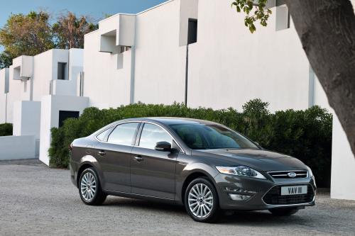 Ford Mondeo (2011) - picture 17 of 35