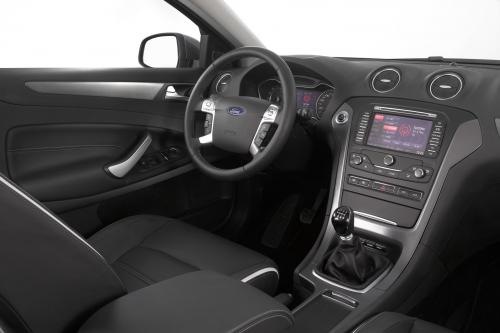 Ford Mondeo (2011) - picture 25 of 35