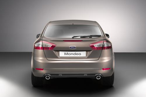 Ford Mondeo (2011) - picture 33 of 35