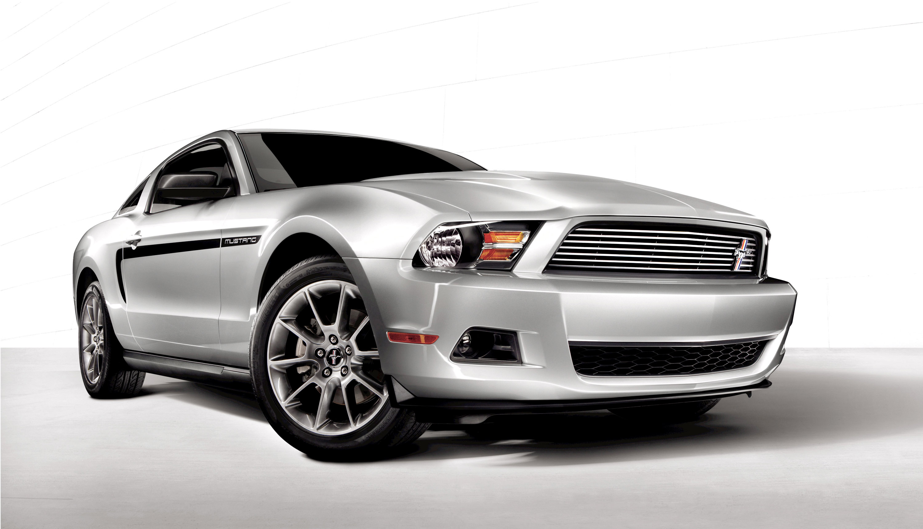 Ford Mustang V-6