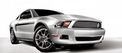 Ford Mustang V-6 (2011) - picture 15 of 19