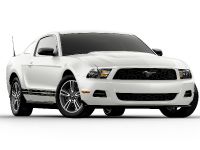 Ford Mustang V-6 (2011) - picture 5 of 19