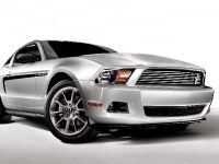 Ford Mustang V-6 (2011) - picture 3 of 19