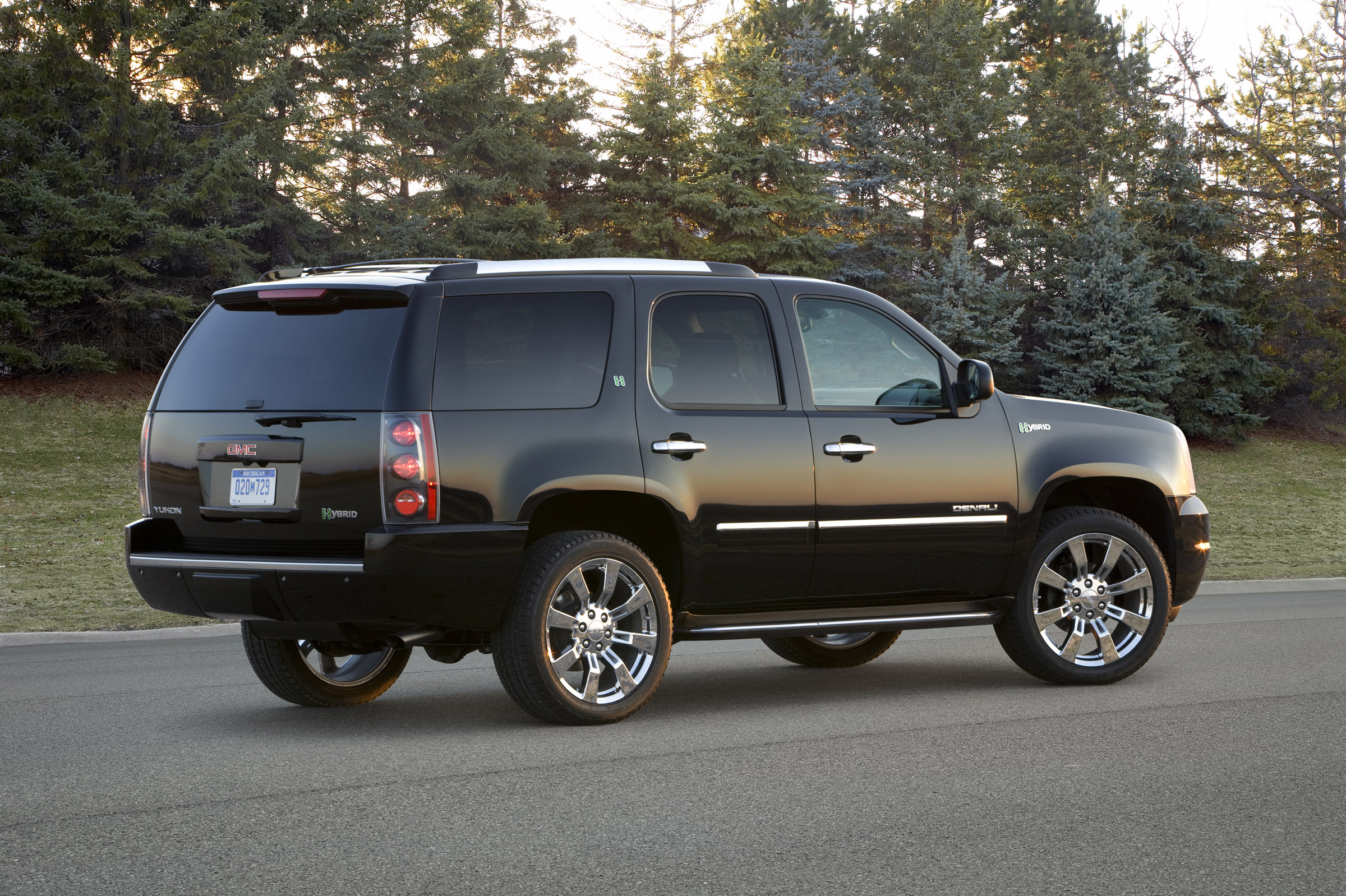 Gmc Yukon Denali Hybrid 2011 Picture 7 Of 8