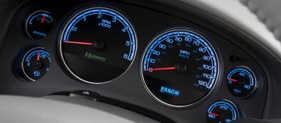 GMC Yukon Denali Hybrid (2011) - picture 4 of 8