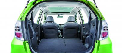 Honda Jazz Hybrid (2011) - picture 7 of 8
