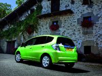 Honda Jazz Hybrid (2011) - picture 2 of 8