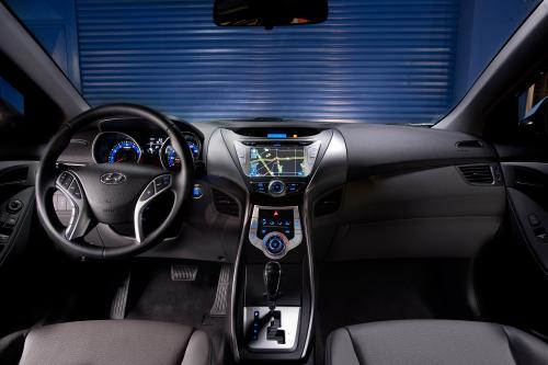 Hyundai Elantra (2011) - picture 8 of 15