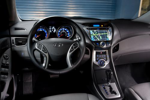 Hyundai Elantra (2011) - picture 9 of 15