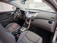 Hyundai Elantra (2011) - picture 10 of 15