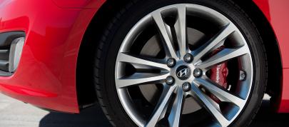 Hyundai Genesis Coupe 3.8 R-Spec (2011) - picture 12 of 14