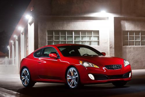 Hyundai Genesis Coupe 3.8 R-Spec (2011) - picture 9 of 14