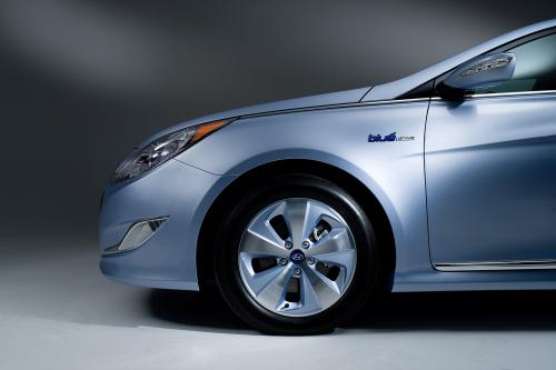 Hyundai Sonata Hybrid (2011) - picture 8 of 16
