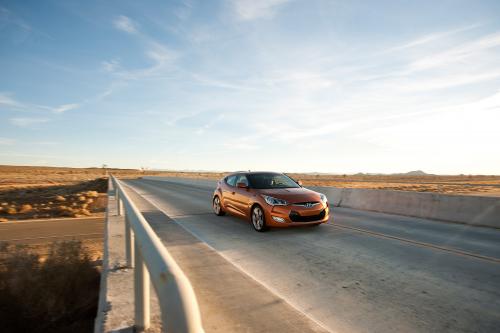 Hyundai Veloster (2011) - picture 16 of 25