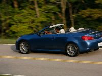 Infiniti G37 Convertible (2011) - picture 2 of 5