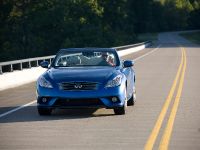 Infiniti G37 Convertible (2011) - picture 1 of 5