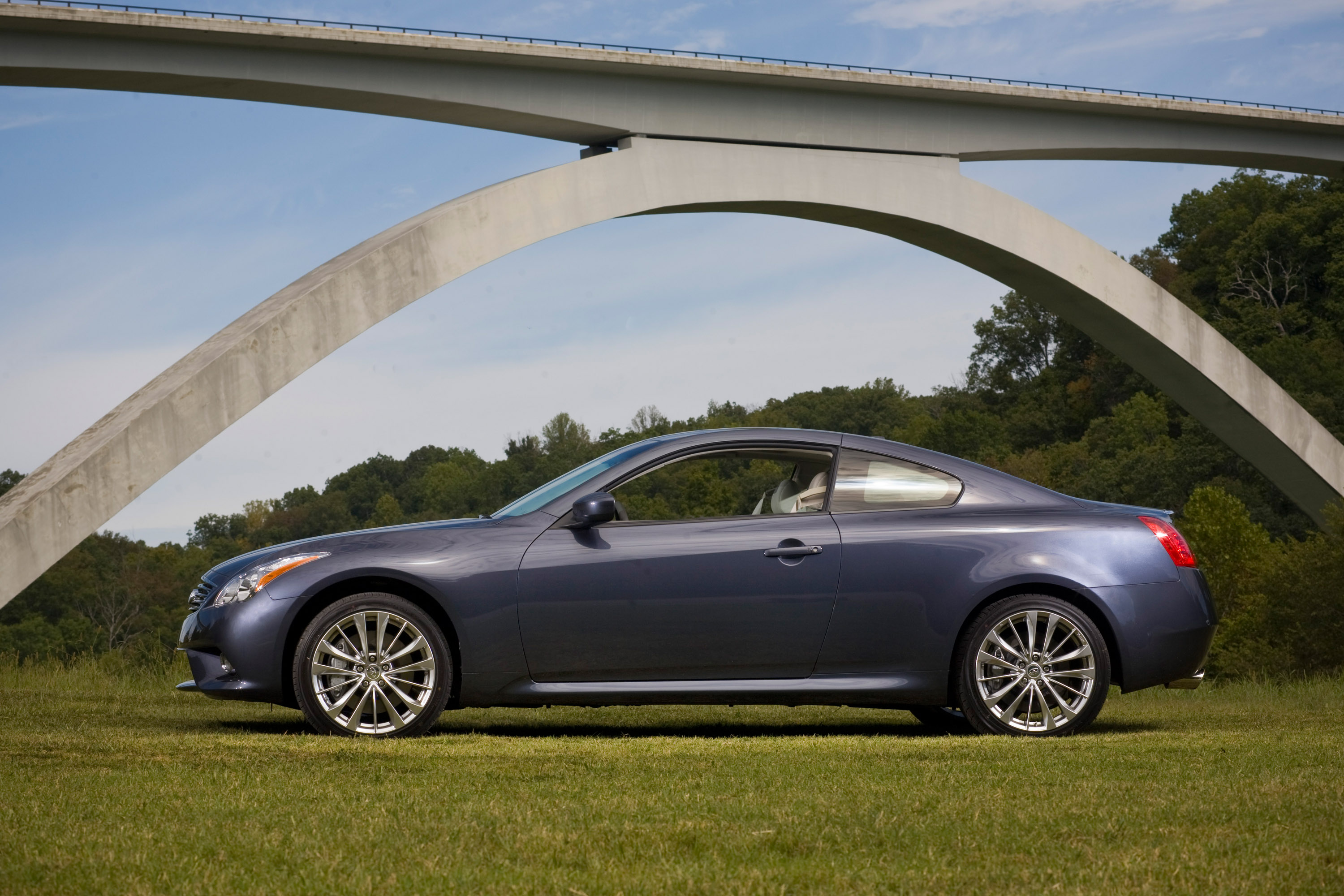 Infiniti G37 Coupe AWD Sport