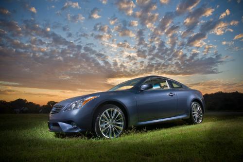 Infiniti G37 Coupe AWD Sport (2011) - picture 1 of 8