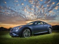 Infiniti G37 Coupe AWD Sport (2011) - picture 1 of 8