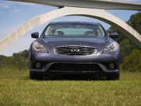 Infiniti G37 Coupe AWD Sport (2011) - picture 6 of 8