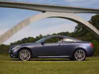 Infiniti G37 Coupe AWD Sport (2011) - picture 3 of 8