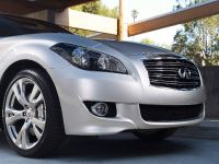 Infiniti M (2011) - picture 8 of 14