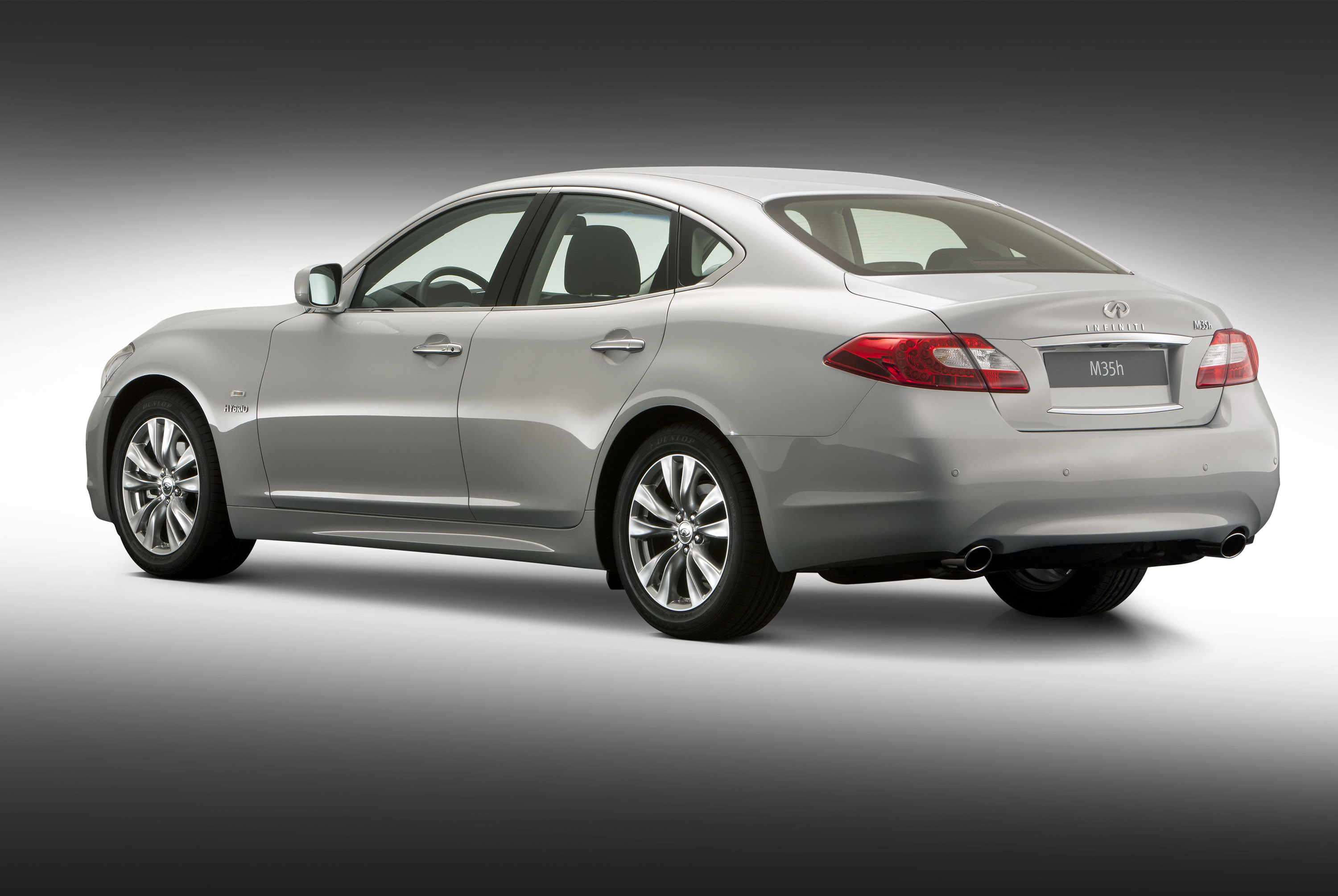 Infiniti M35h