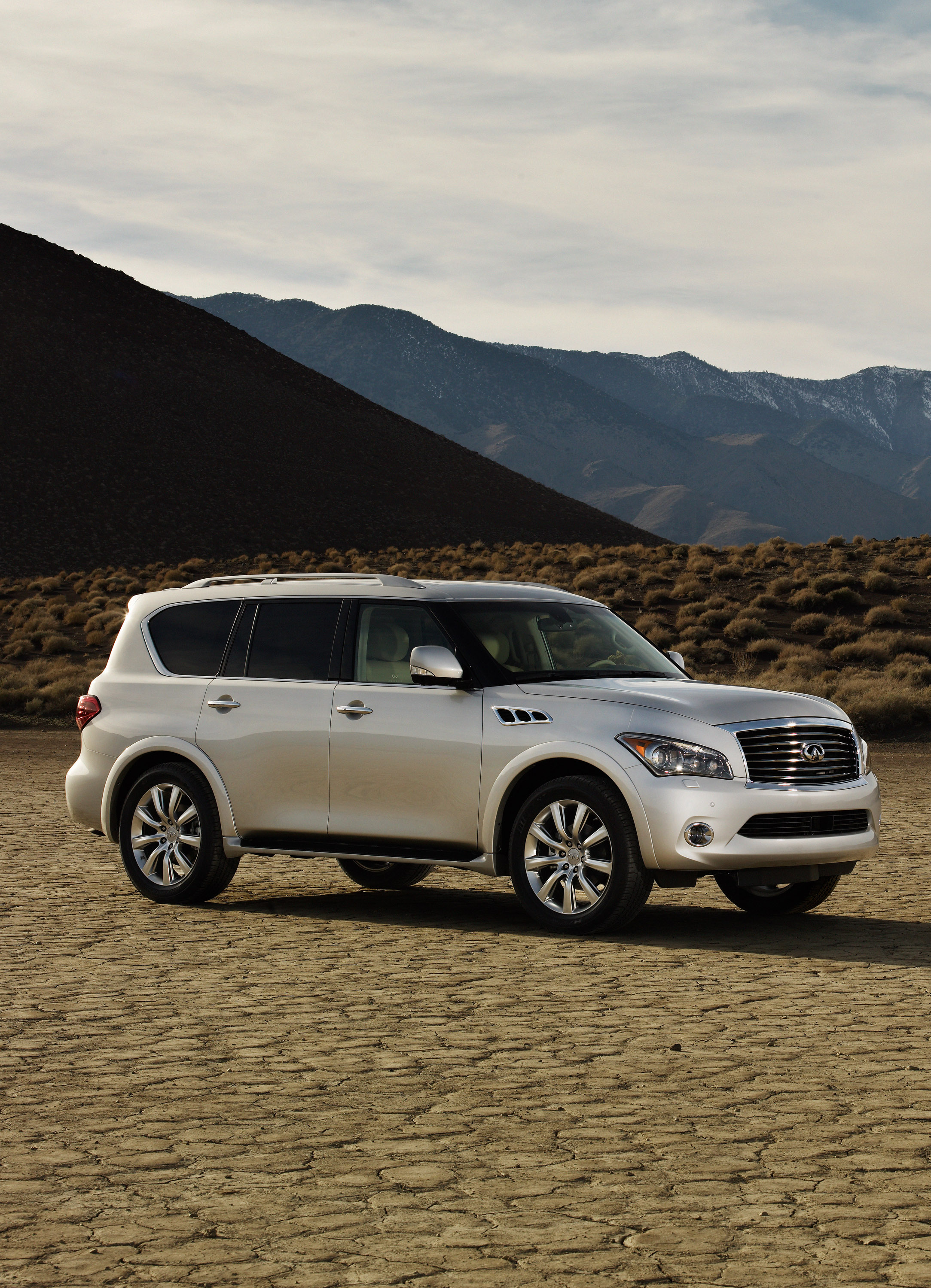 Infiniti QX56