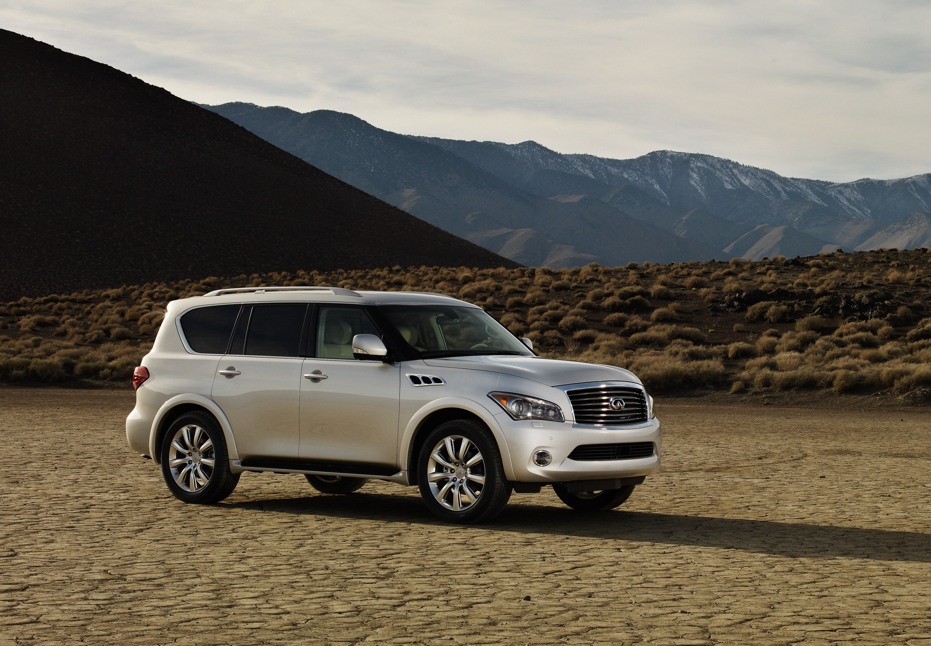 Infiniti QX56