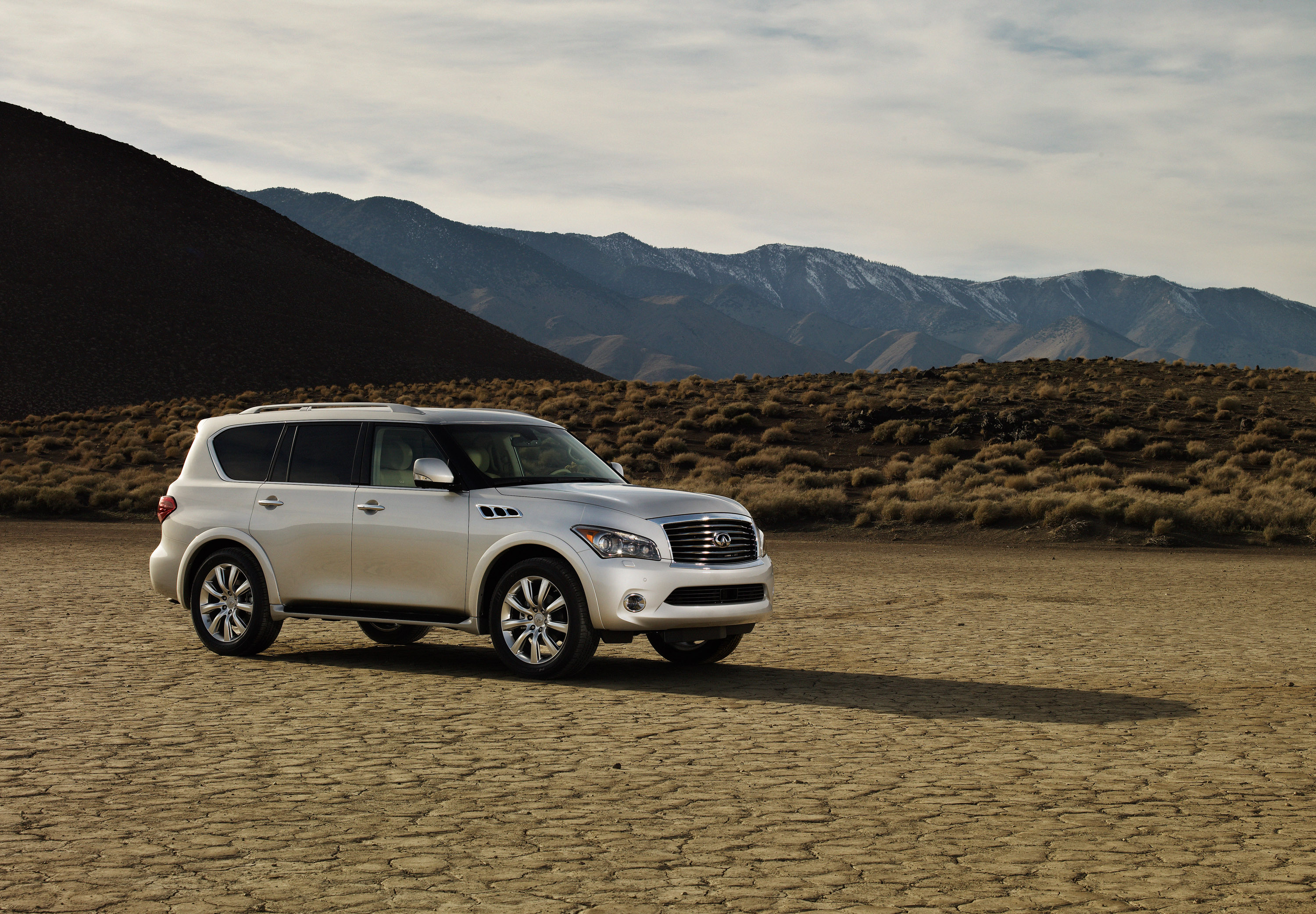 Infiniti QX56