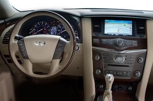 Infiniti QX56 (2011) - picture 32 of 56