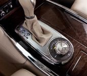 Infiniti QX56 (2011) - picture 27 of 56