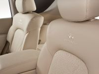 Infiniti QX56 (2011) - picture 43 of 56