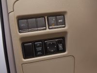 Infiniti QX56 (2011) - picture 50 of 56