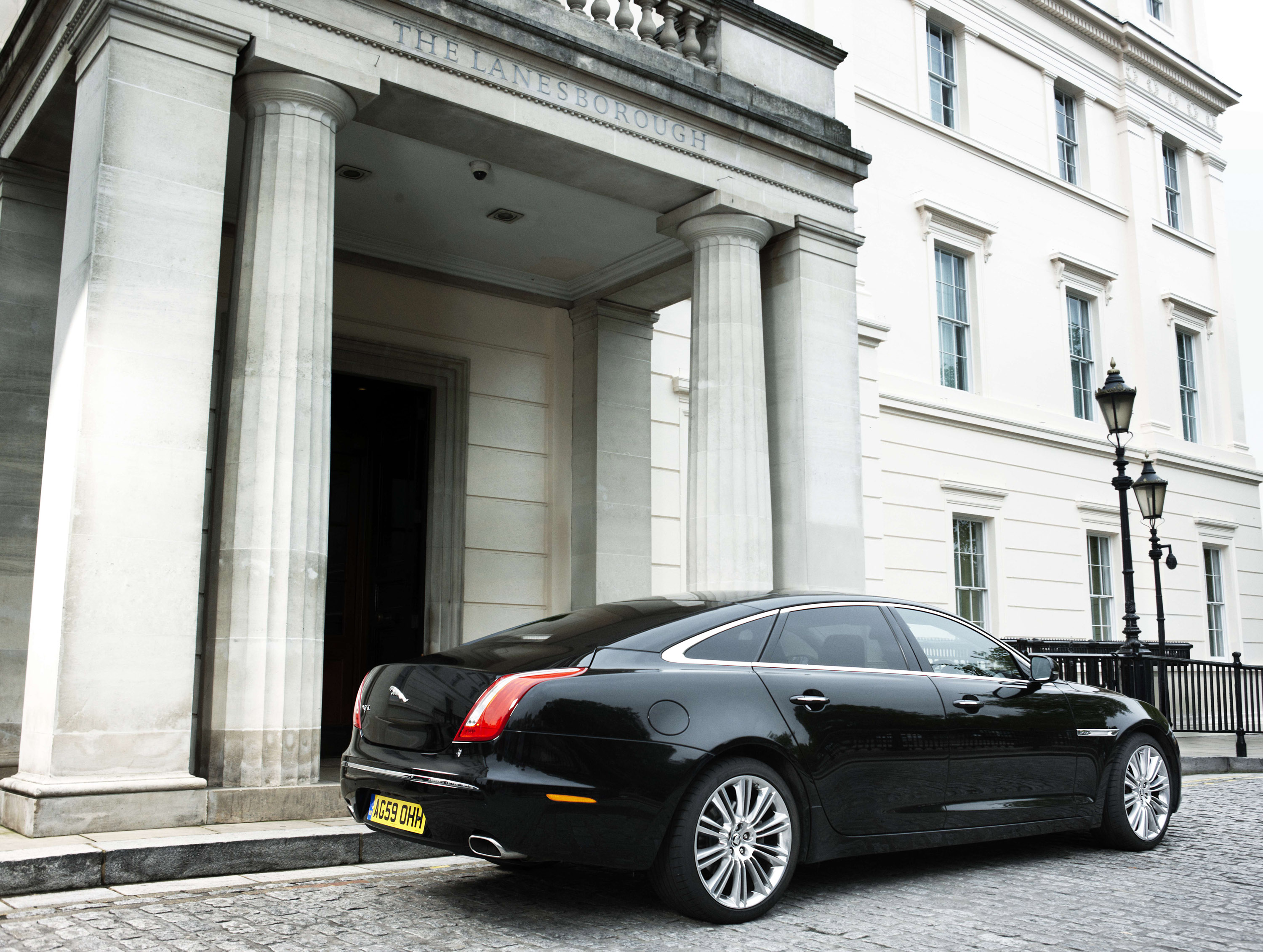 Jaguar XJ Saloon